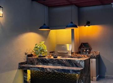 Casa de 4 habitaciones, Monterrey · Frente a Parque L Opción a 4ta Recamara y con Terraza con Vista Panóramica