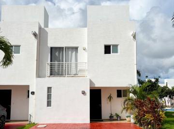Casa · 120m² · 3 Recámaras · 2 Estacionamientos · Casa - Villa Marino