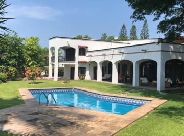 Casa de 4 habitaciones, Colima · Colima Excelente Ubicacion Preciosa Casa Tipo Rústico en Bugambilias