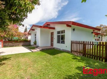 Casa de 3 habitaciones, Atlatlahucan · En Venta Casa de un Nivel con Amplio Jardín