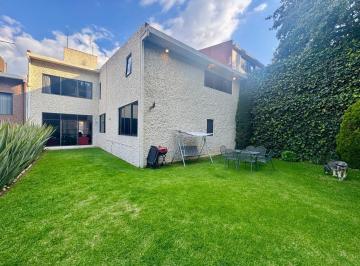 Casa · 358m² · 3 Recámaras · 4 Estacionamientos · Santa Fe, Casa en Venta en Fraccionamiento Cerrado.