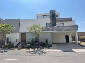 Casa de 3 habitaciones, San Luis Potosí · Casa en Renta en Club de Golf La Loma