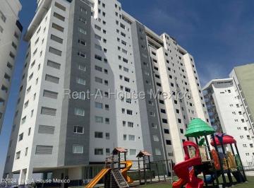 Departamento de 3 habitaciones, Querétaro · Departamento con Terraza Panorámica y 3 Estacionamientos Cerca de El Campanario Rah1283