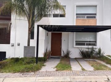 Casa de 3 habitaciones, San Andrés Cholula · Casa en Renta en Lomas de Angelópolis