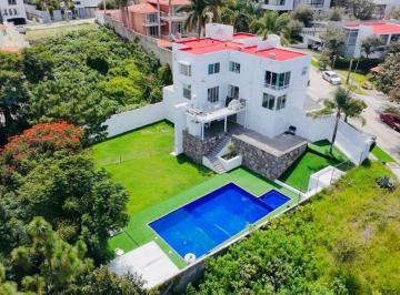 Casa en Venta de 6 habitaciones El Palomar · Casa en Venta en El Palomar
