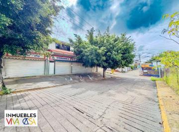 Local comercial , Emiliano Zapata · Local Comercial de 260 m² con 2 Departamentos Arriba en La Col. Tres de Mayo, Cuernavaca, Morelos