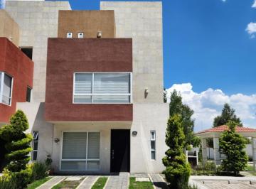 Foto 1 · Casa en Venta en Toluca, Fracc. Toscana III a 10 Min del Aeropuerto y 40 Min de Santa Fe.