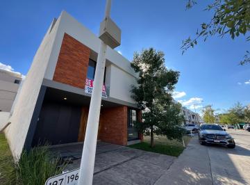 Casa de 4 habitaciones, Zapopan · Casa en Renta Solares Zapopan Jalisco