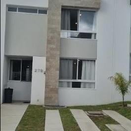 Casa · 95m² · 3 Recámaras · 2 Estacionamientos · Casa en Renta - (4)