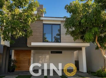 Casa · 385m² · 3 Recámaras · 4 Estacionamientos · Casa en Venta en La Primavera Culiacán