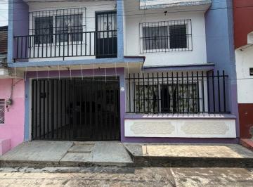 Casa de 5 habitaciones, Orizaba · Casa en Venta a Unos Pasos Soriana Circunvalacion