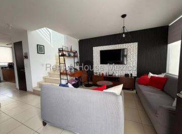 Casa en condominio de 3 habitaciones, El Marqués · Casa en Venta en El Mirador, El Marques | 3 Recamaras y Patio con Pergola