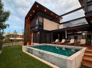 Casa en condominio de 4 habitaciones, Querétaro · Espectacular Casa Colindante Lago y Área Verde en El Campanario