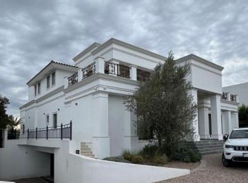 Casa en condominio de 4 habitaciones, Querétaro · Espectacular Casa en Campanario