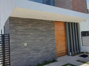 Casa de 4 habitaciones, Zapopan · Bosques Vallarta - Casa en Renta 4 Recámaras, Jardin y Roof Top
