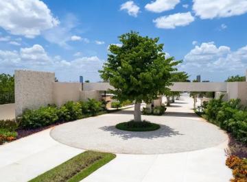 1 · Terreno en Venta en Privada con Amenidades Paseo Norte Merida