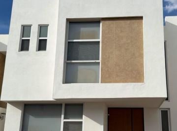 Casa · 2 Recámaras · 2 Estacionamientos · Casa en Renta Amueblada y Equipada | Puerta Natura, Pozos, Slp