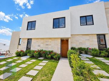668510e32f8dad07143a405e3aa5b768f09a7dfbdd77db86ffad3f1d686b8fdd · Venta Nuevo Refugio | Casas de 2 y 3 Habitaciones, Increíbles Amenidades