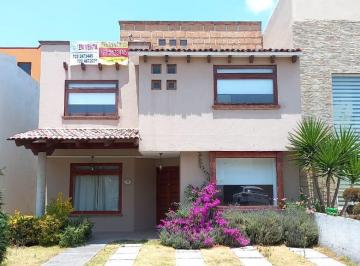 Casa · 250m² · 4 Recámaras · 2 Estacionamientos · Casa en Renta Ex - Hacienda San José