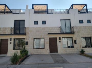 Casa en condominio de 4 habitaciones, Querétaro · Casa en Renta en El Salitre, Torre de Piedra, Frente a Antea