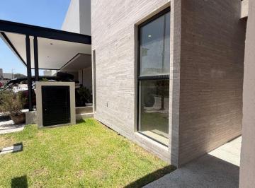 Casa de 4 habitaciones, Querétaro · Casa de 325 m² con 4 Recámaras en Venta en El Campanario