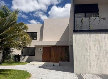 Casa en condominio de 4 habitaciones, Querétaro · Preciosa Casa Frente a Parque en El Campanario