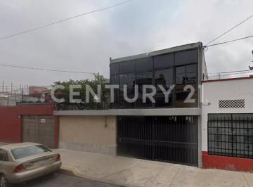 Casa · 282m² · 3 Recámaras · 3 Estacionamientos · Casa en Venta en Alfonso XIII, Álvaro Obregón, Cdmx