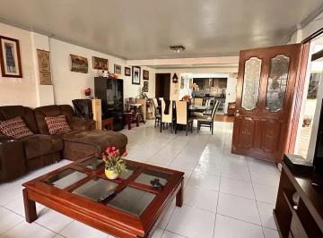 Casa de 4 habitaciones, Venustiano Carranza · Casa en Venta en Venustiano Carranza