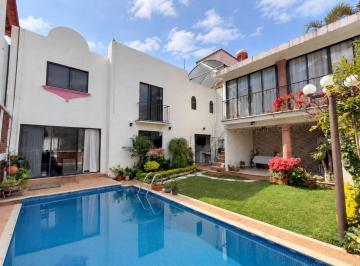 Casa · 336m² · 4 Recámaras · 2 Estacionamientos · Casa en Venta en Lomas Tetela, en Subida a Chalma, Cuernavaca Morelos.