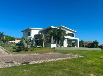 Casa · 4 Recámaras · 3 Estacionamientos · Casa - Fraccionamiento Lagunas de Miralta