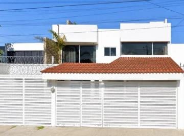 Casa de 4 habitaciones, Puebla · Casa en Venta Jardines de San Manuel, 72570 Heroica Puebla de Zaragoza, Pue.
