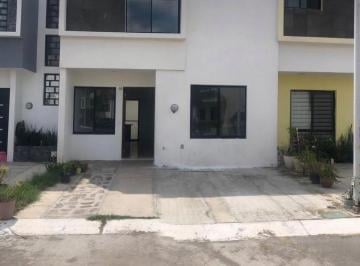 Casa en condominio de 3 habitaciones, Tlajomulco de Zúñiga · Casa en Renta en Hacienda Santa Cruz del Valle, Tlajomulco de Zúñiga Jalisco