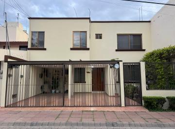 Casa de 4 habitaciones, Aguascalientes · Casa en Venta Aguascalientes | Uso Mixto Residencial/comercial | 240 m² Construcc