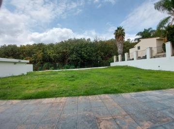 Casa de 4 habitaciones, Tlajomulco de Zúñiga · Casa de 1410 m² Increible Jardin Sentiras Vivir en El Bosque en El Palomar