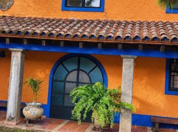 Casa · 371m² · 3 Recámaras · 5 Estacionamientos · Casa en Venta en Cuernavaca, Subida a Chalma, Lomas Tetela