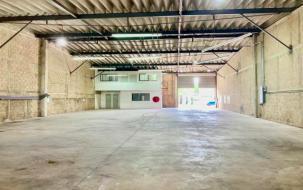 Bodega comercial · 570m² · 3 Estacionamientos · Bodega en Dzityá