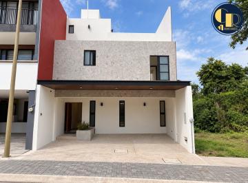Casa · 275m² · 4 Recámaras · 2 Estacionamientos · Casa - Fraccionamiento Residencial Monte Magno