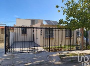 Casa · 95m² · 3 Recámaras · 1 Estacionamiento · Casa de Una Planta en Venta en Fracc. Villa Alegre Cd. Juarez, Chih.