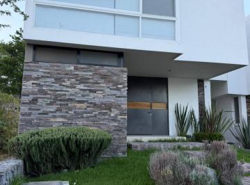 Casa · 170m² · 3 Recámaras · 2 Estacionamientos · Casa en Renta Col. Gran Jardín