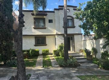 Casa de 3 habitaciones, Monterrey · Casa en Renta Zona Sur Jardines del Paseo Monterrey Equipada y Semi Amueblada