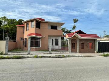 Casa de 4 habitaciones, Escárcega · Casa en Venta con Excelente Ubicación, Diseño y Acabados