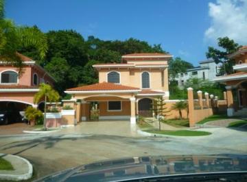 Casa de 4 habitaciones, Panamá · Se Alquila Comoda Casa en Clayton con Garita de Seguridad 24/7