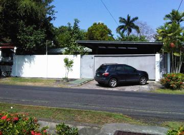 Casa de 4 habitaciones, Panamá · Ganga: Vendo Casa| Altos del Golf | Calle de La Antigua Casa de Noriega