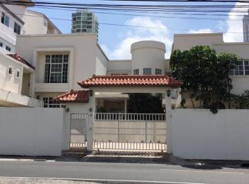 Casa de 6 habitaciones, Panamá · Se Vende o Alquila Mansión en El Centro de San Francisco