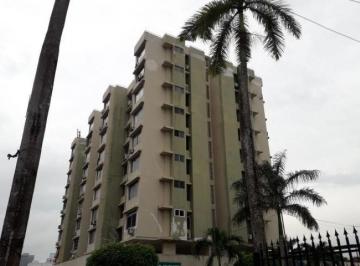 Apartamento de 2 habitaciones, Panamá · Vendemos Centrico y Economico Apartamento en Bella Vista!