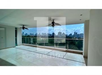Apartamento · 417m² · 4 Recámaras · 3 Estacionamientos · Apartamento en Altos del Golf, PH Arboleda