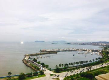 Apartamento de 1 habitación, Panamá · Lindo Apartamento de 110 m². Amoblado Frente Al Mar en Av Balboa