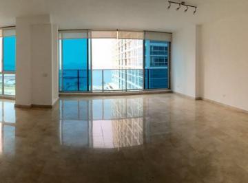 Apartamento · 262m² · 3 Recámaras · 2 Estacionamientos · Se Alquila Amplio Apartamento en PH Mar Abierto Av Balboa
