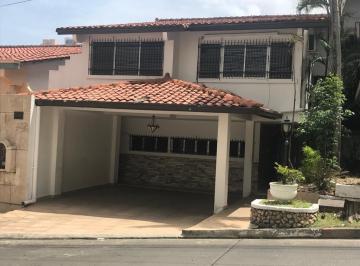 Casa · 542m² · 3 Recámaras · 2 Estacionamientos · Casa en Dos Mares