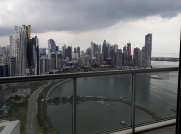 Apartamento de 2 habitaciones, Panamá · Alquiler de Bello Apartamento en PH Yacht Club, Av Balboa.